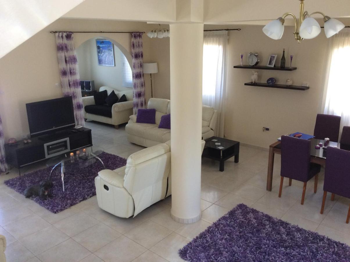 Quality Villa With Pool In Superb Location In Paphos Mandria  Dış mekan fotoğraf
